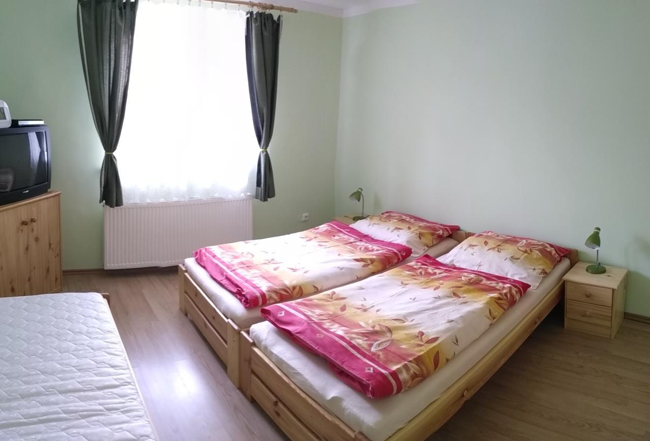 Apartman Utvina Luaran gambar