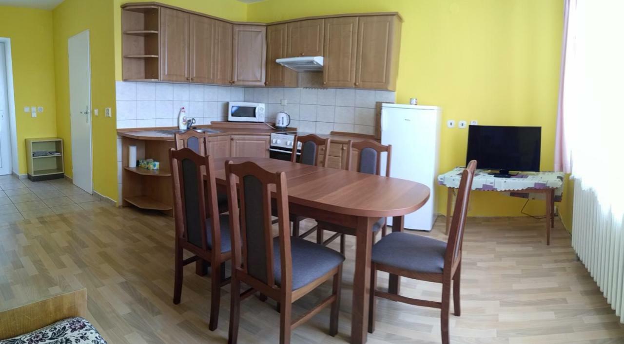 Apartman Utvina Luaran gambar